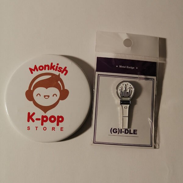 (G)I-DLE - METAL BADGE