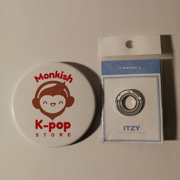 ITZY - METAL BADGE - Image 3