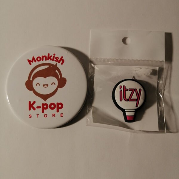 ITZY - SILICON BADGE