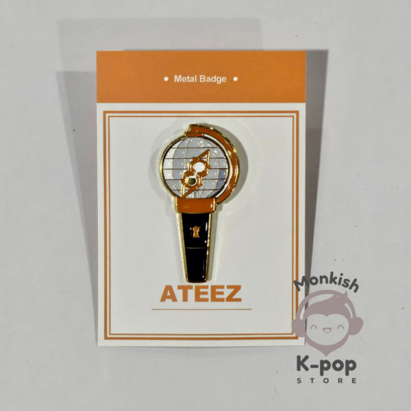 ATEEZ - METAL BADGE - Image 2