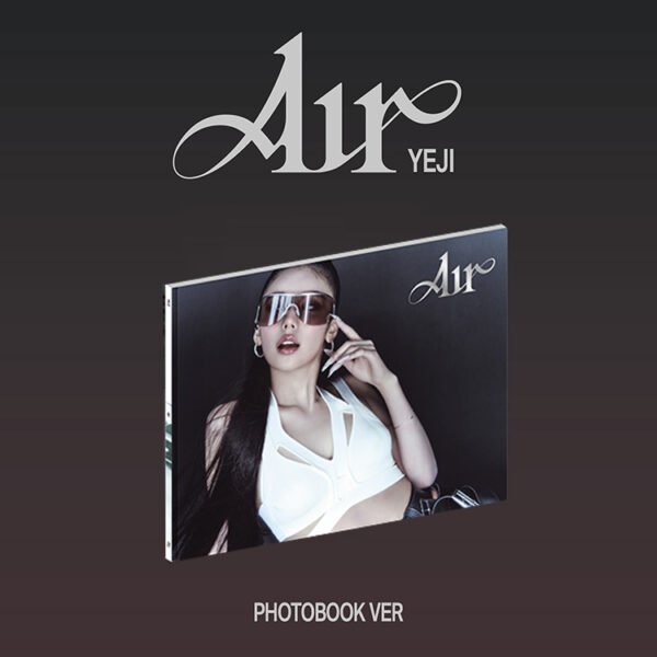 ITZY YEJI - AIR - PHOTOBOOK - Image 3